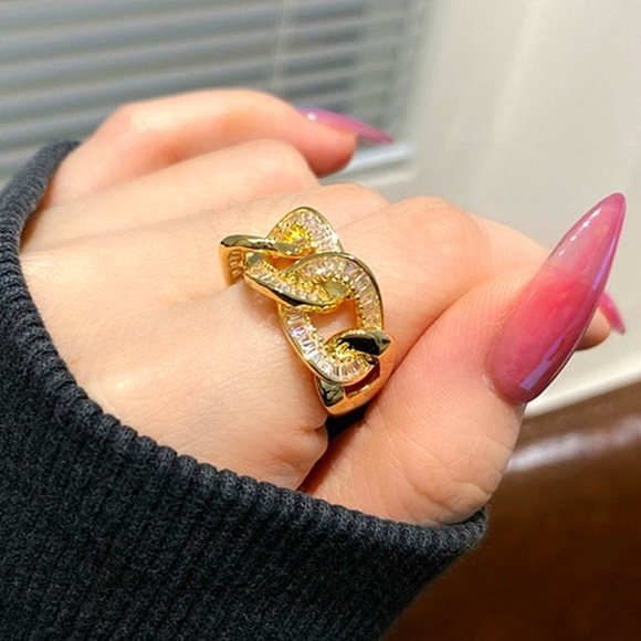 Gold Zircon Baguette Twisted Ring - Picture 1 of 8